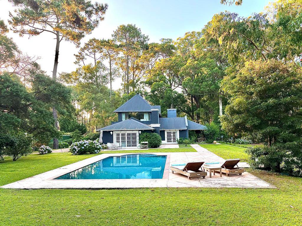  Venta casa 5 dormitorios Pinares Uruguay