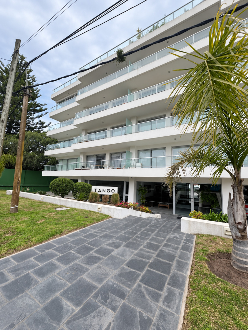  Apartamento de dos dormitorios zona Aidy Grill ,Punta del Este 