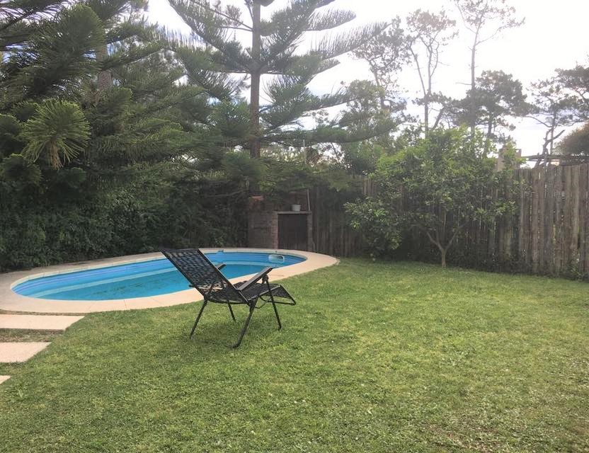  Casa en alquiler de temporada con piscina Pinares 