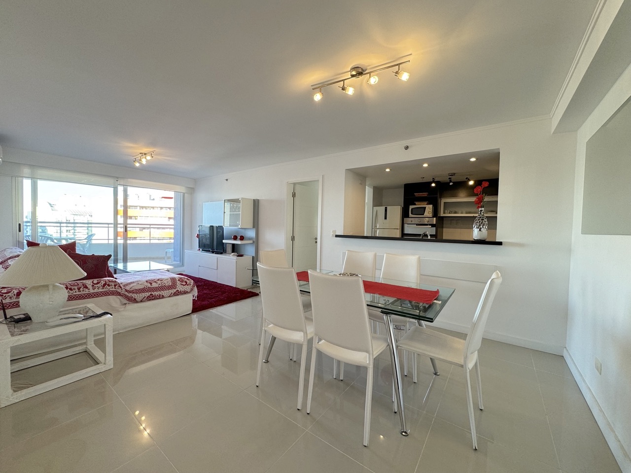  Apartamento en venta 3 dormitorios, 2 baños 