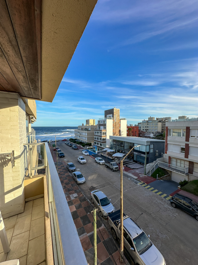  Peninsula, apartamento en venta de dos dormitorios con garage