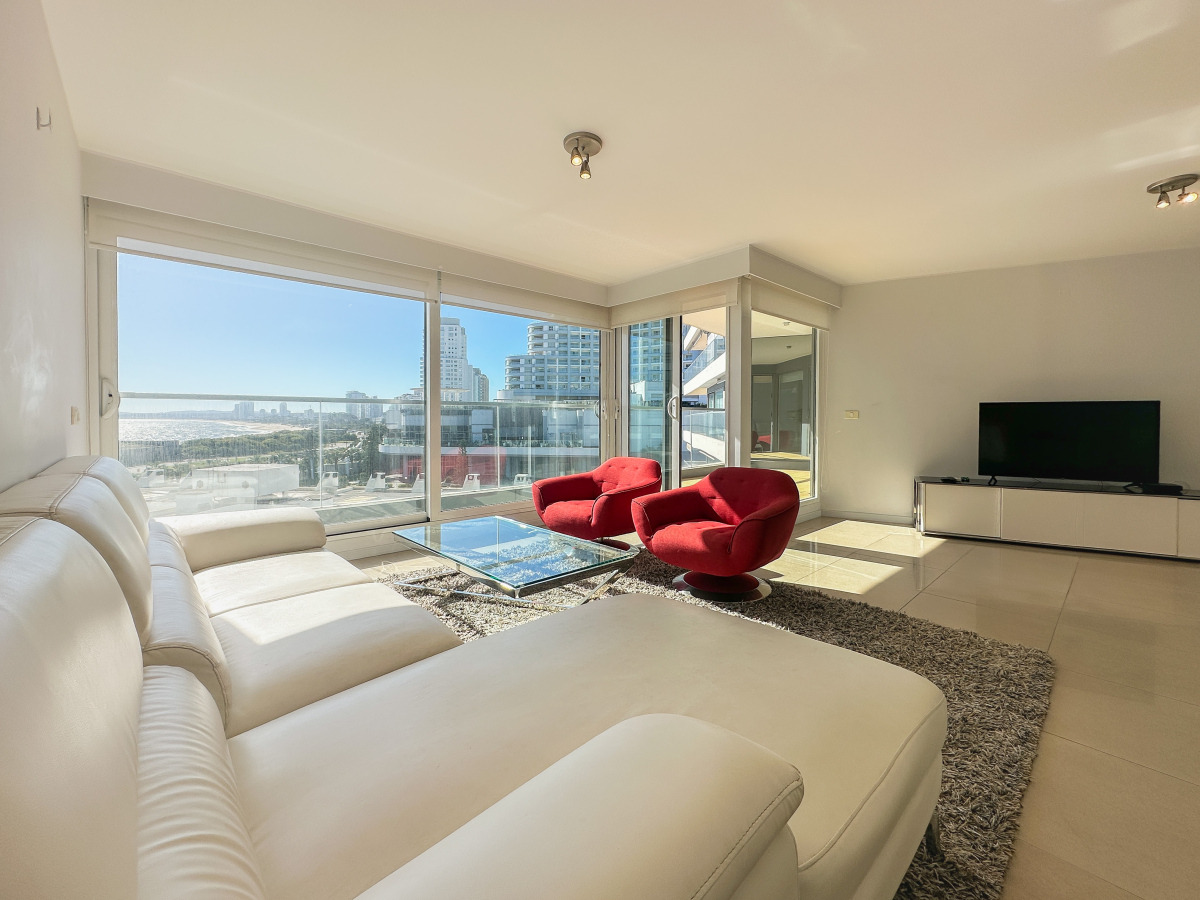  Apartamento en playa mansa, 3 dormitorios