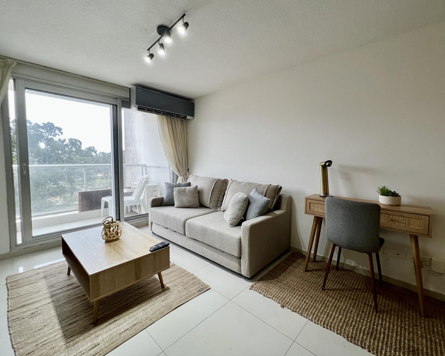  Vende departamento 2 dormitorios en edificio Summer Tower