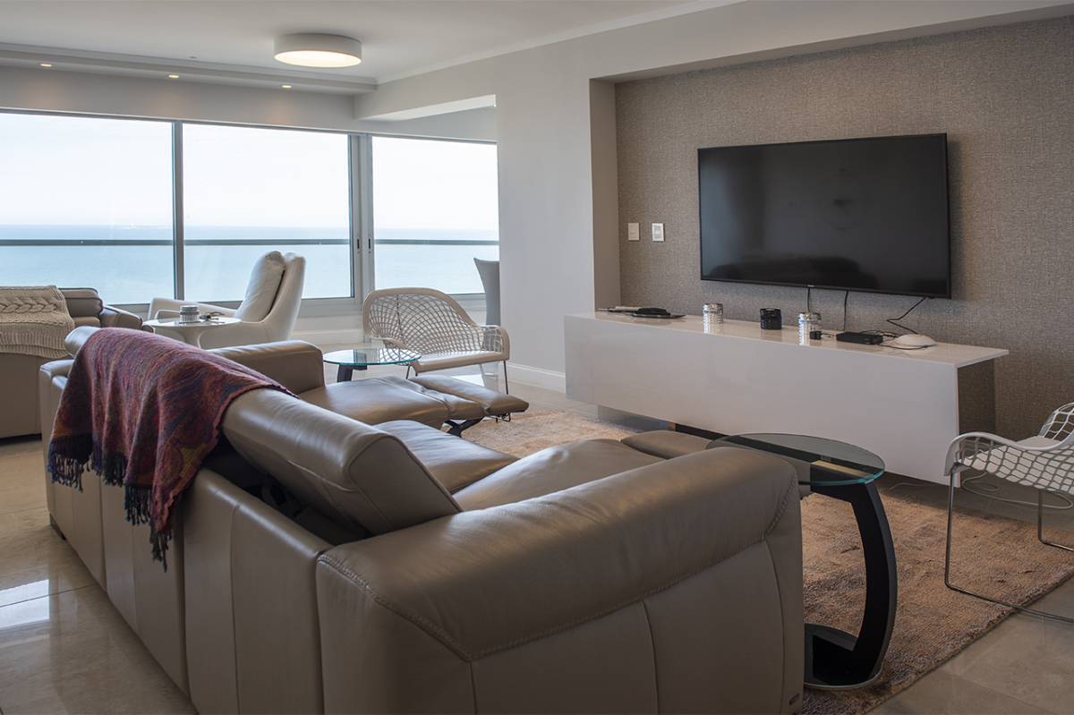  Departamento d 3 dormitoios + dependencia en venta en Playa Brava