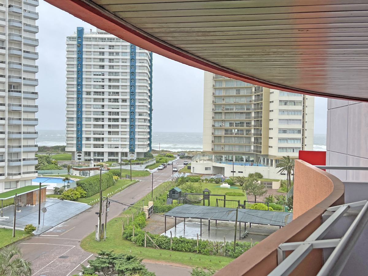  Apartamento 2 Dormitorios Playa brava  Punta del Este