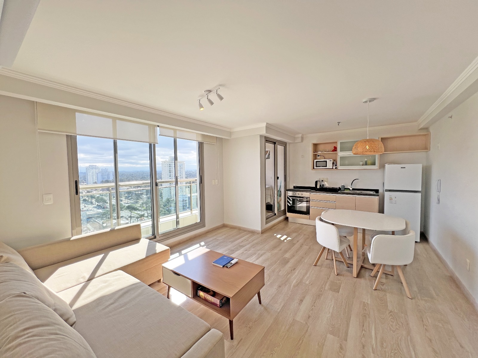  Piso alto con vista al mar en venta en parada 5 Av Roosevelt