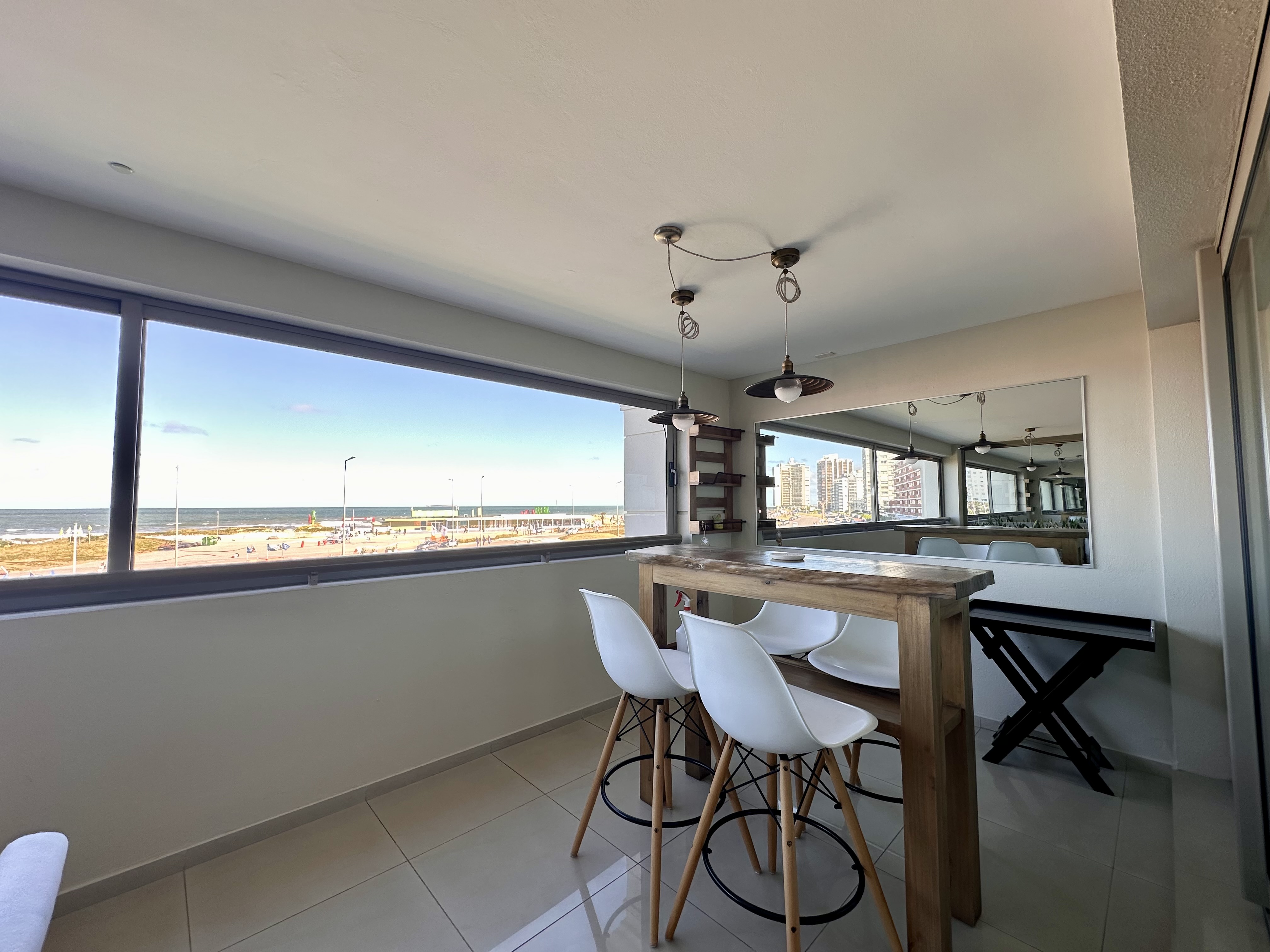  Apartamento en venta y alquiler, primera línea de la Brava. 