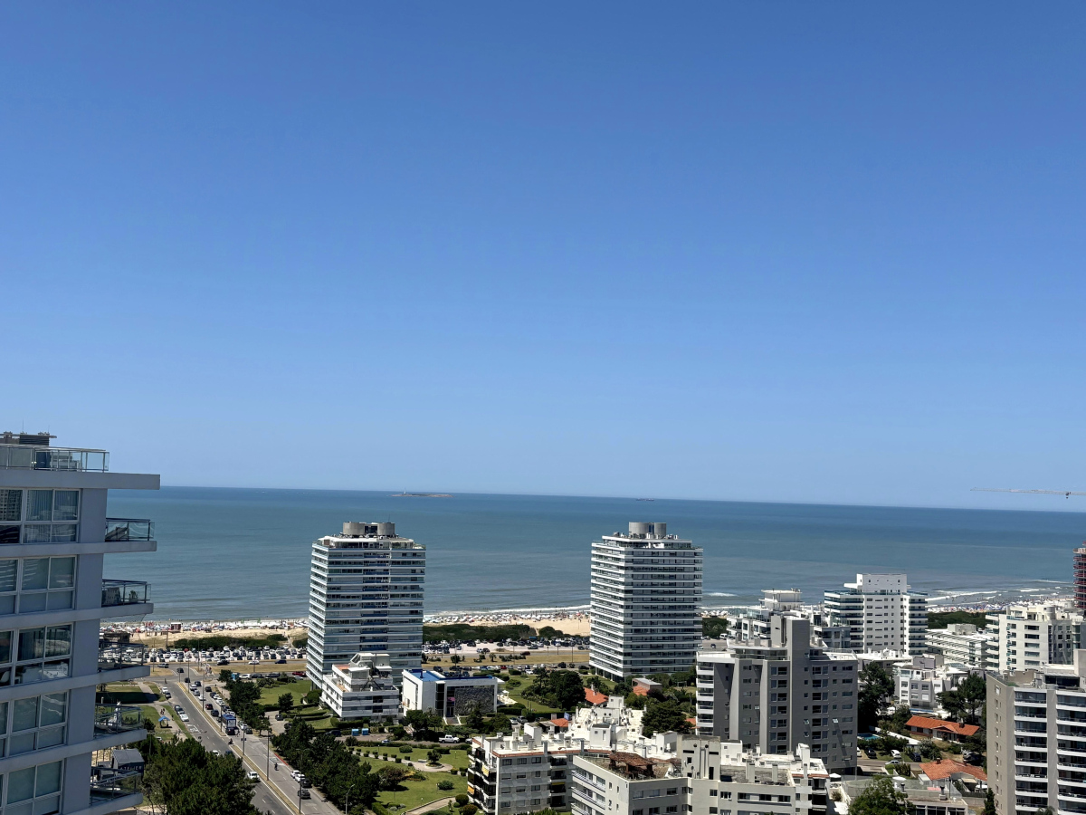  APARTAMENTO DE 3 DORMITORIOS EN VENTA. TORRE DE CATEGORIA