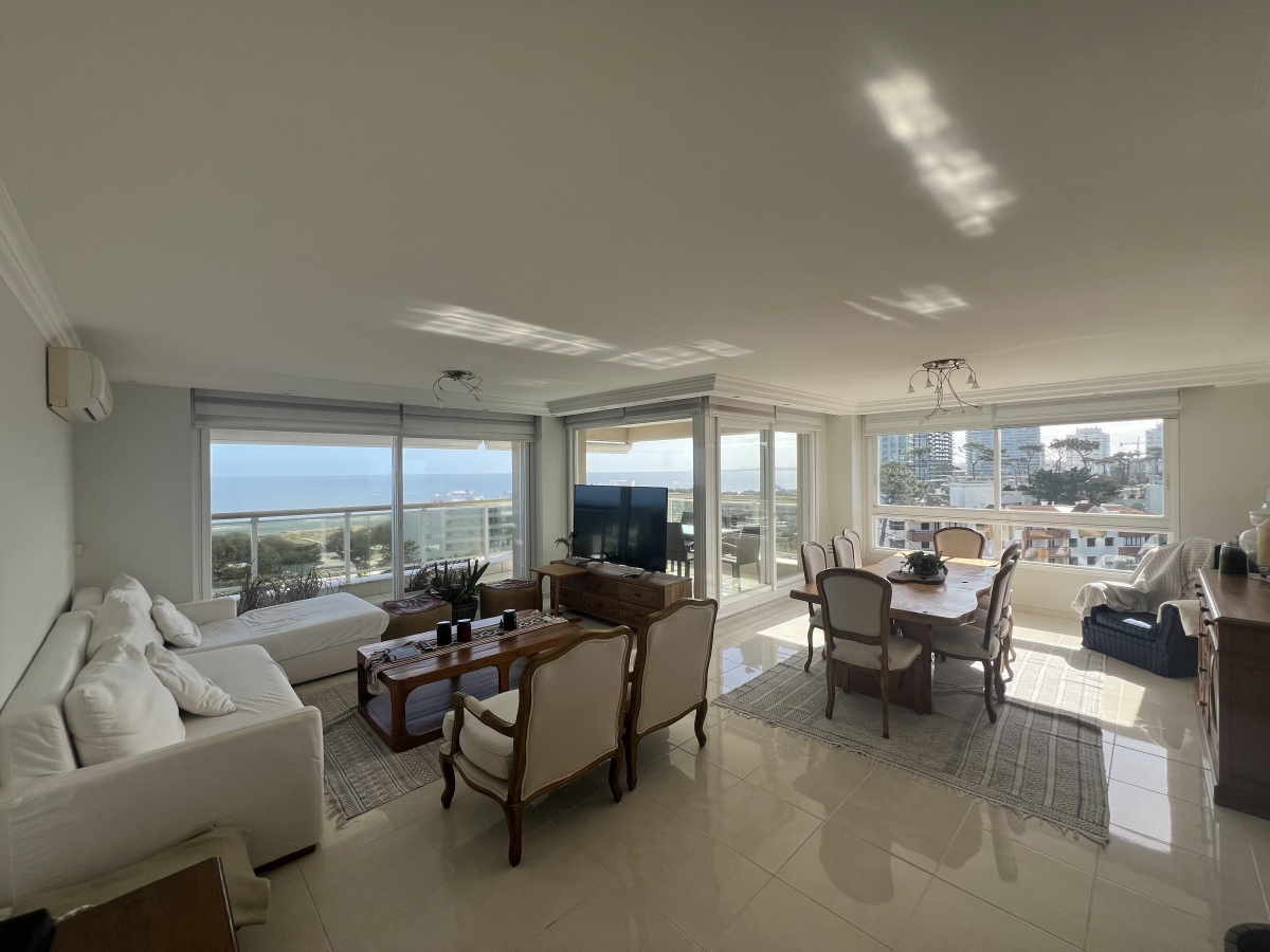  Espectacular departamento playa mansa en alquiler anual 