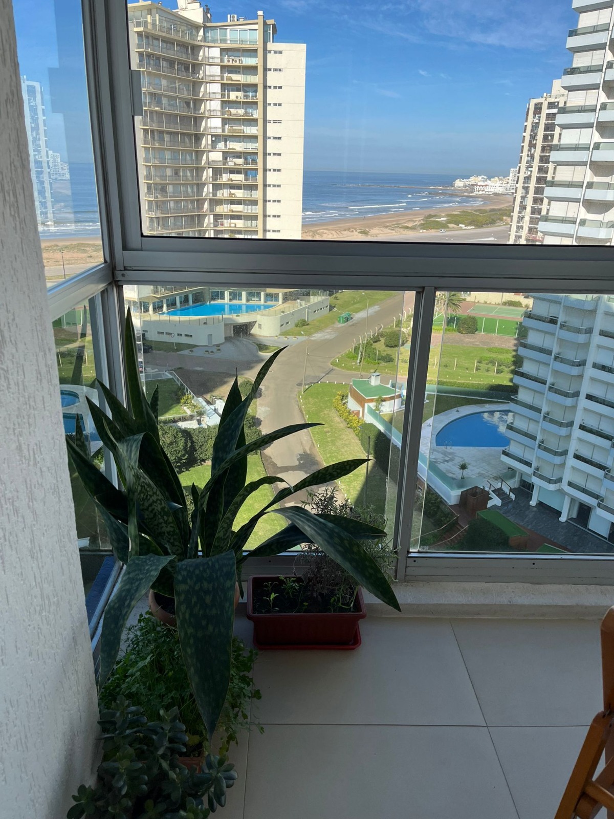  Brava, muy cerca de la playa, 2 dormitorios, piso alto. Bien equipado, vista al mar