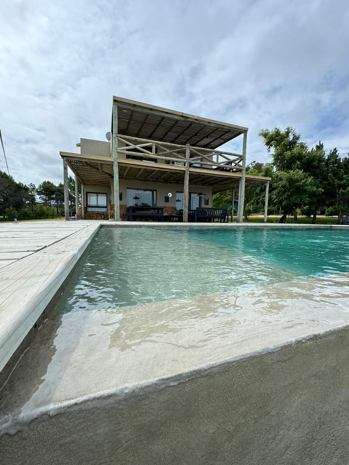  Alquiler Temporal de casa con 4 dormitorios en Manantiales