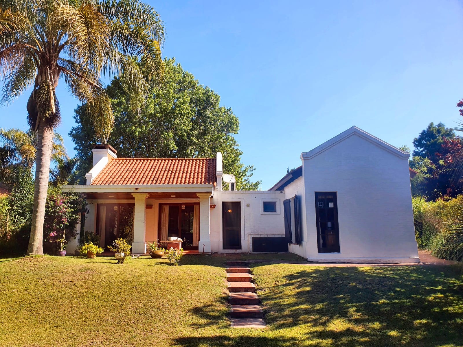  Venta de Casa de 3 dormitorios en Jardines de Córdoba, Punta del Este.