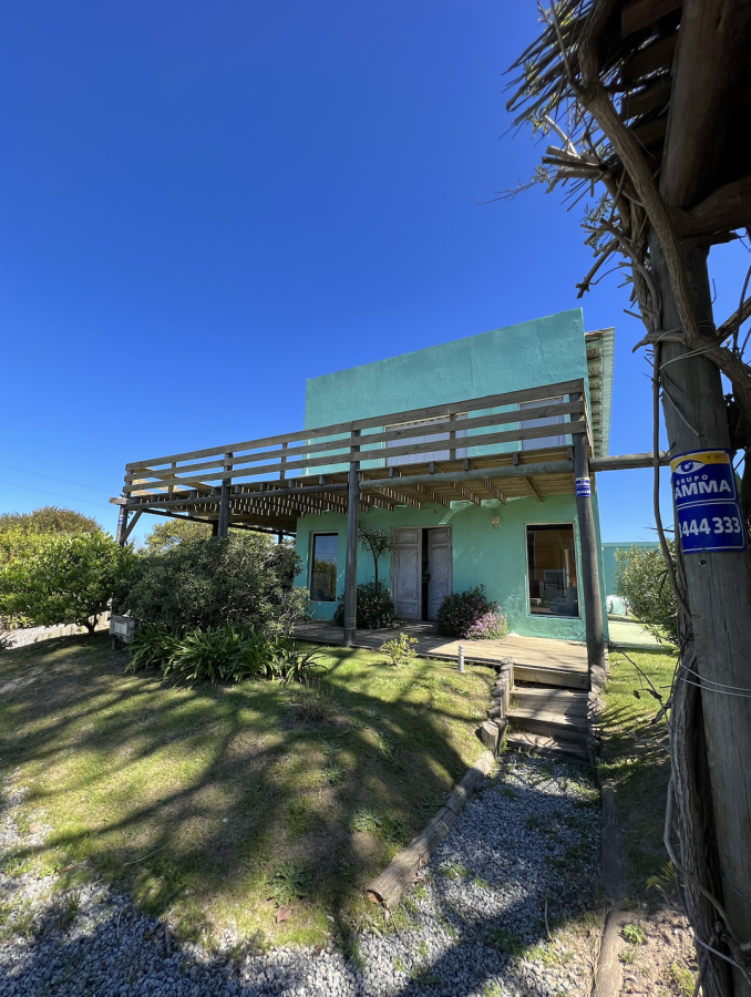  Casa en Alquiler Temporal de Verano, con 3 dormitorios, en Balneario Buenos Aires, 50 metros del mar