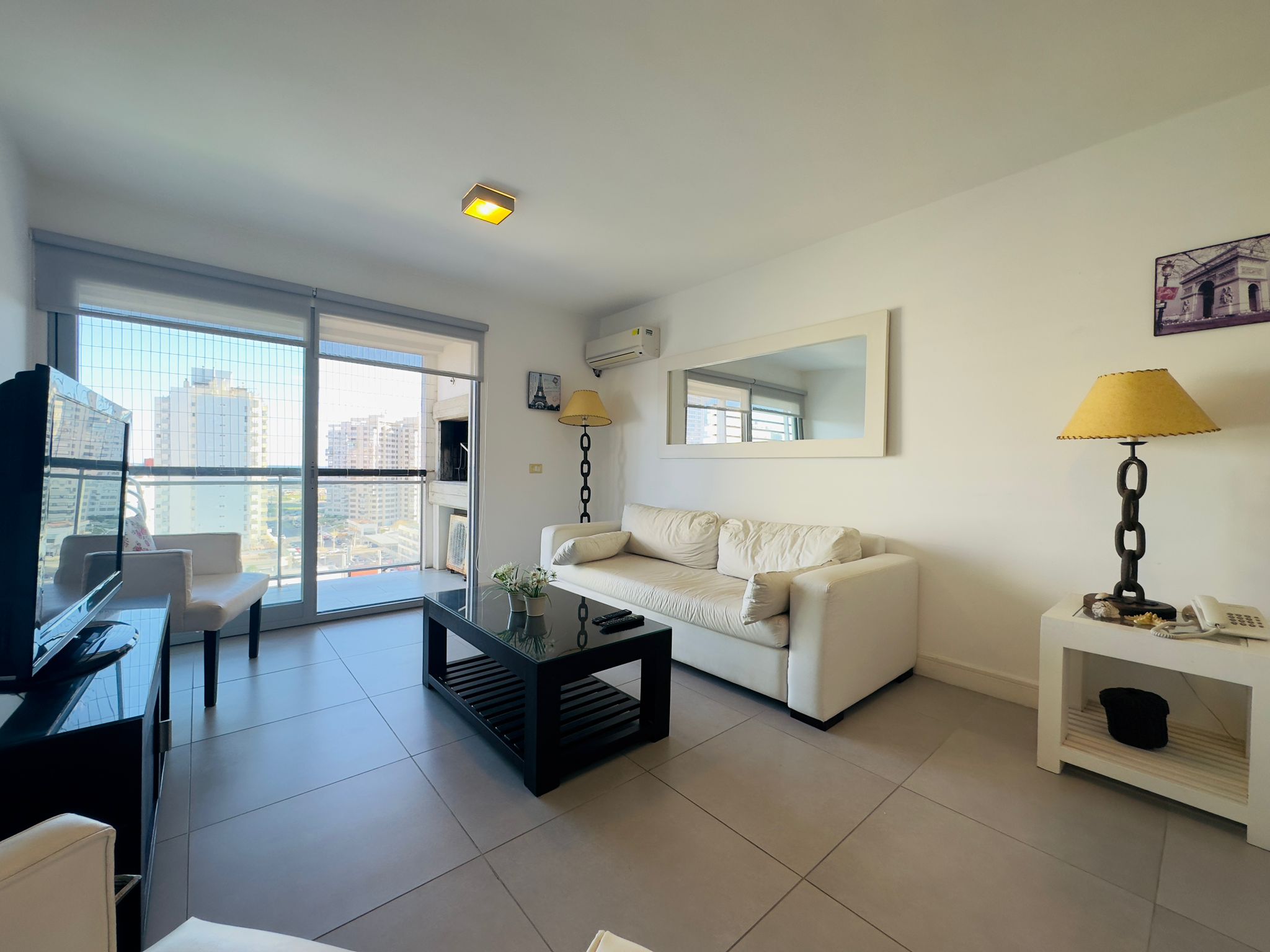  Alquiler y venta de apartamento de 2 dormitorios 2 baños con parrillero propio