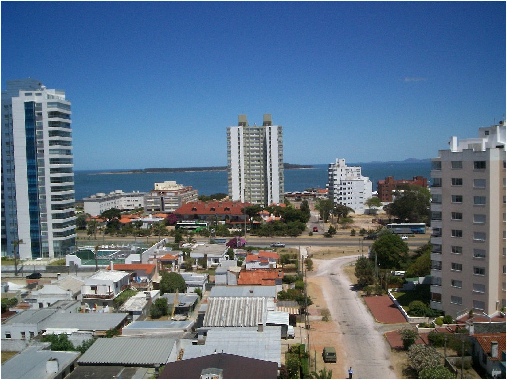  Venta apartamento de 2 dor con parrillero, balcón en Puta del Este