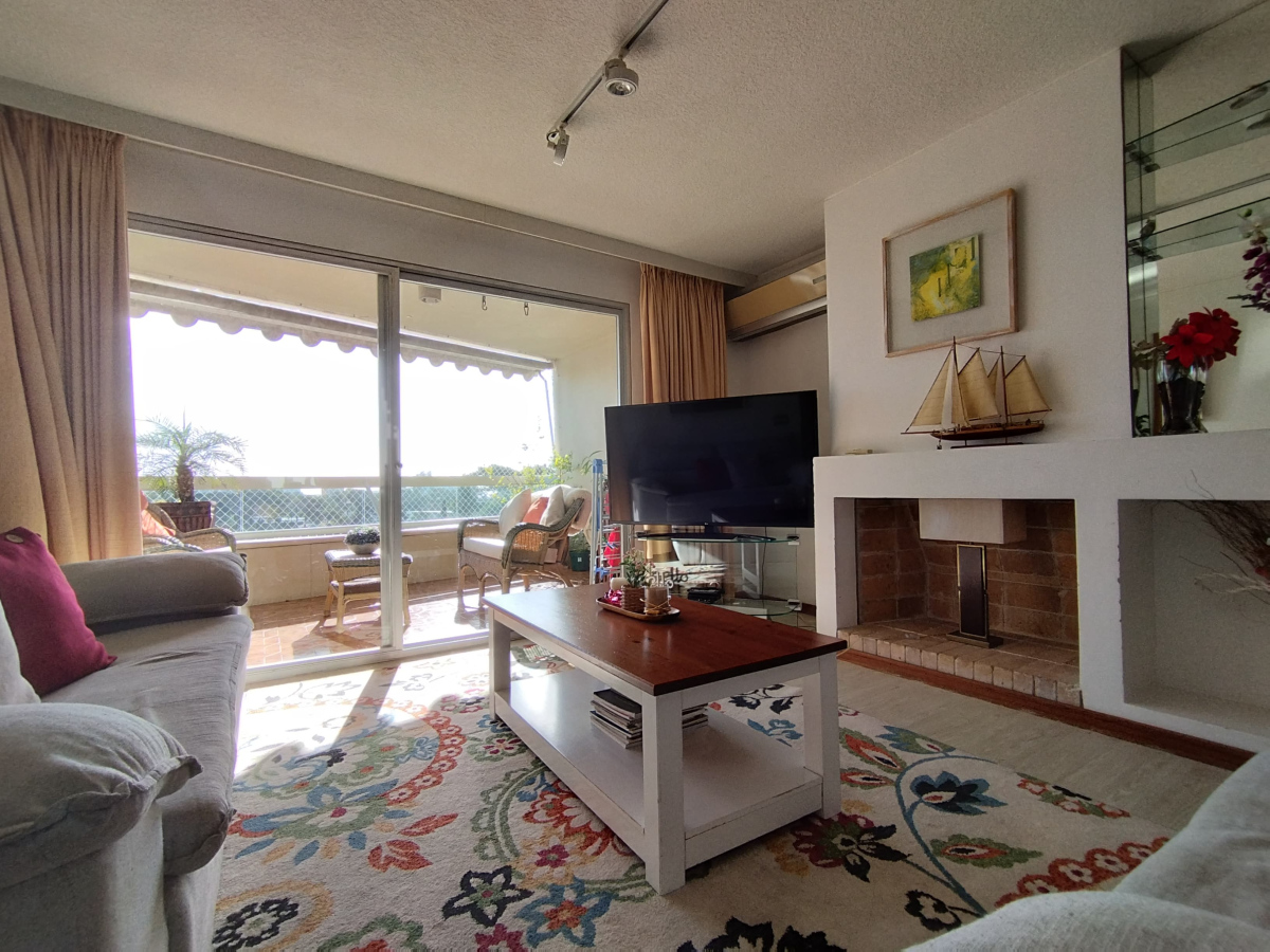  Apartamento de 3 dormitorios y dep en venta en Punta del Este