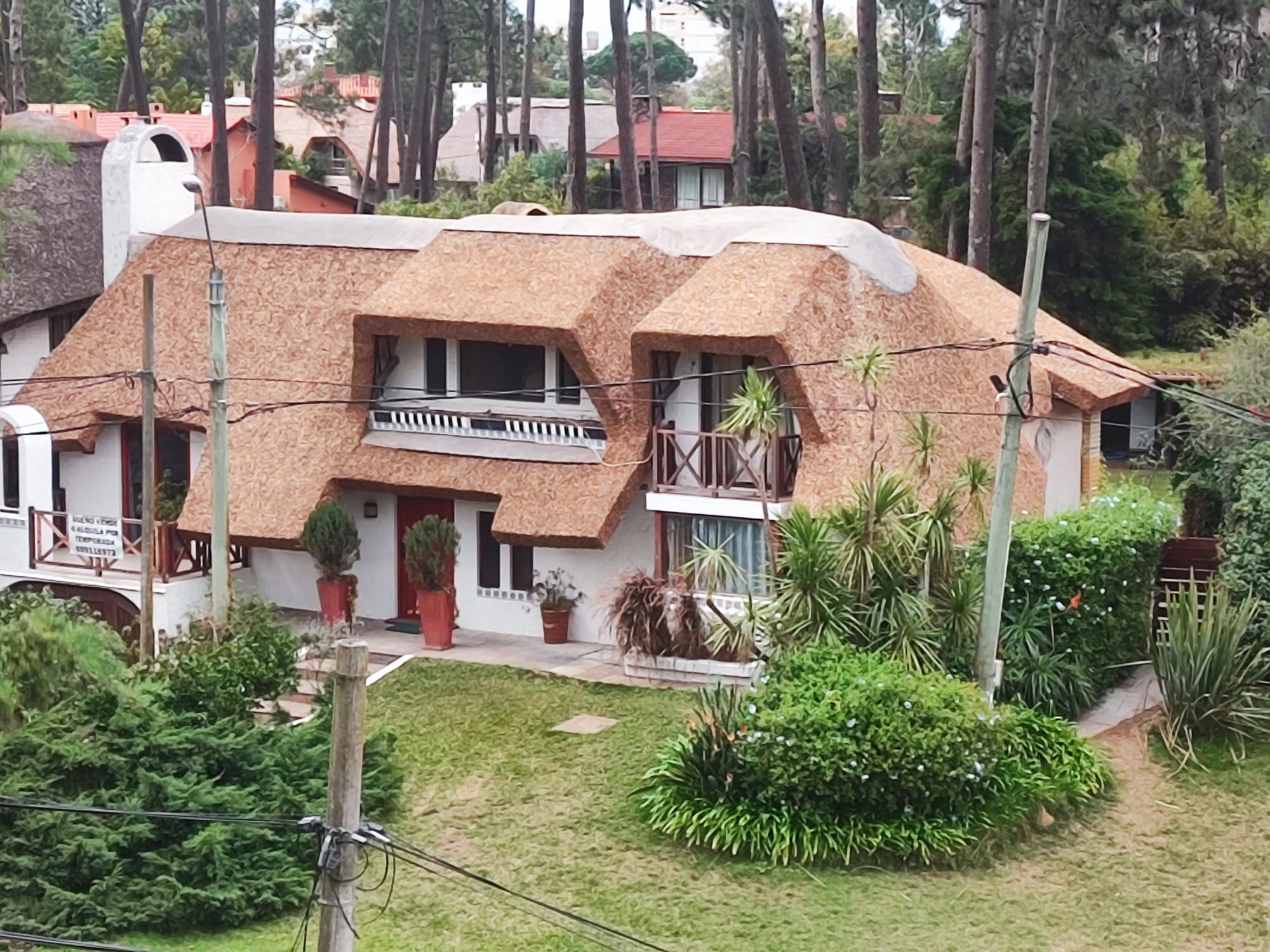  Casa en venta y alquiler temporal en Punta del Este, Pinares