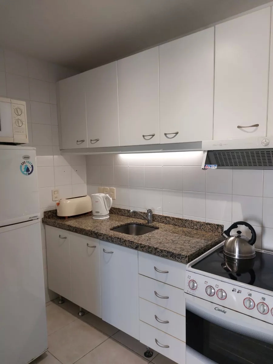 https://ri.com.uy/inmobiliarias/262/fotos/apartamentos/b1b418783f83d8e4e4f9473359fb25f5.jpg