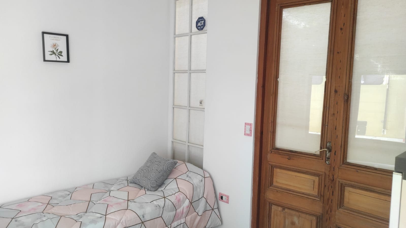 https://ri.com.uy/inmobiliarias/262/fotos/casas/094ffe9b04162de2f926112d87235c8f.jpg