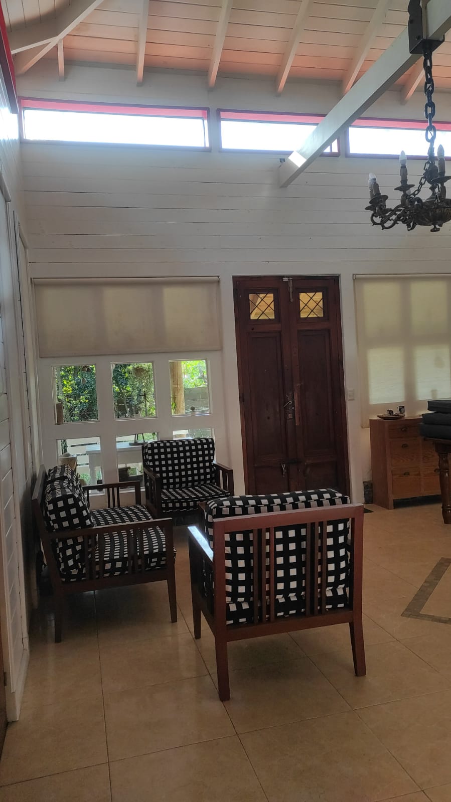 https://ri.com.uy/inmobiliarias/262/fotos/casas/0b134bc01990c6f116dc04c76438d230.jpg