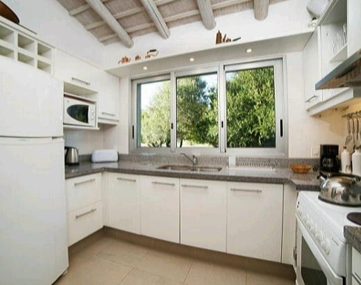 https://ri.com.uy/inmobiliarias/262/fotos/casas/1e165e448be3ddcffec4fa734f3602bf.jpg