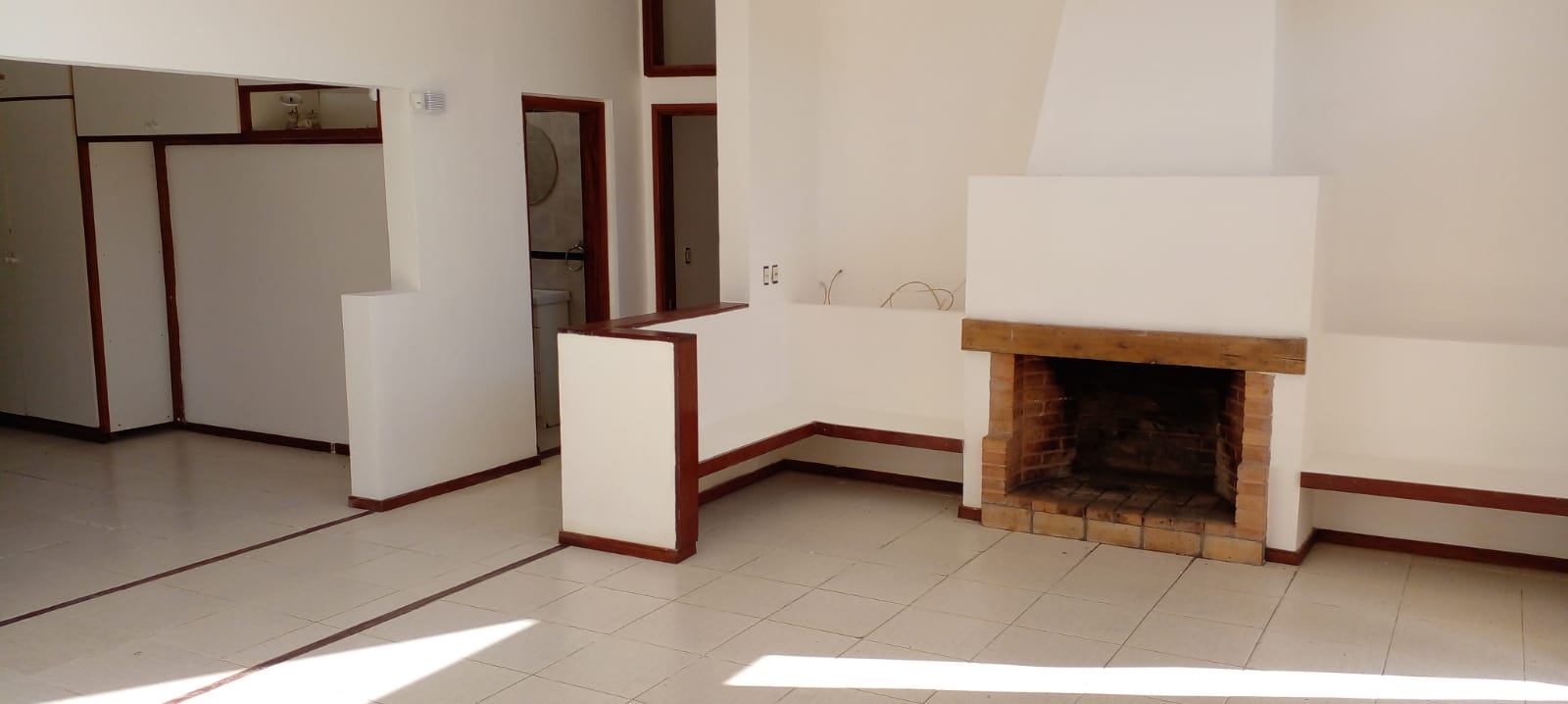 https://ri.com.uy/inmobiliarias/262/fotos/casas/3cf2d29c591ddafb7bda037648a71b9f.jpg