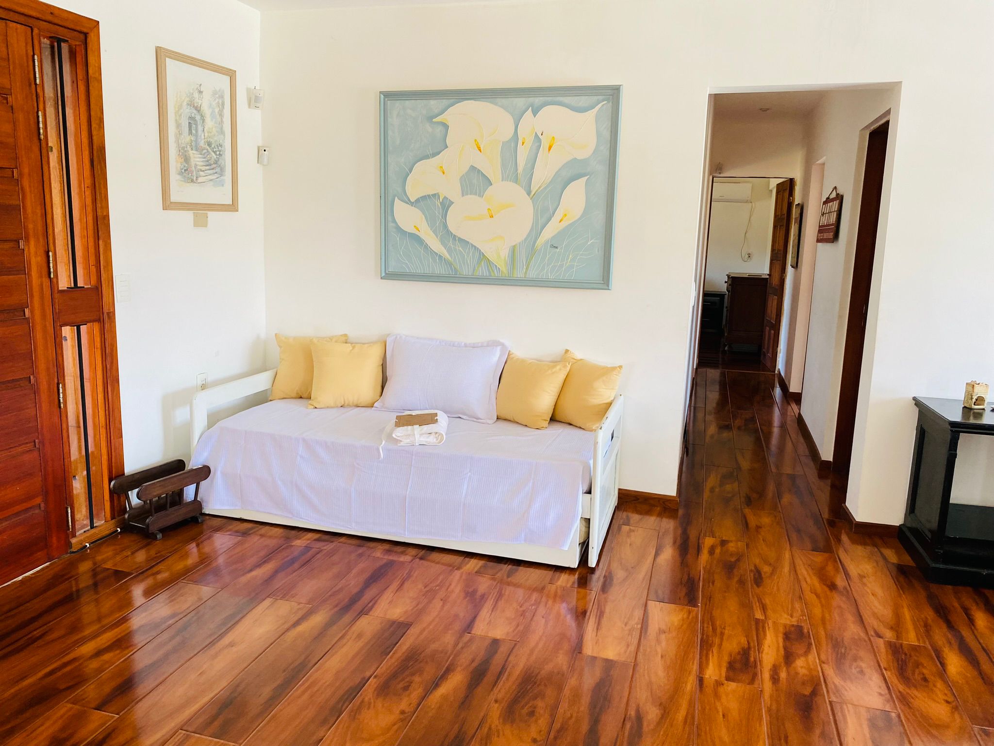 https://ri.com.uy/inmobiliarias/262/fotos/casas/496367d9ba6bd1af387dfd04dc02a883.jpg