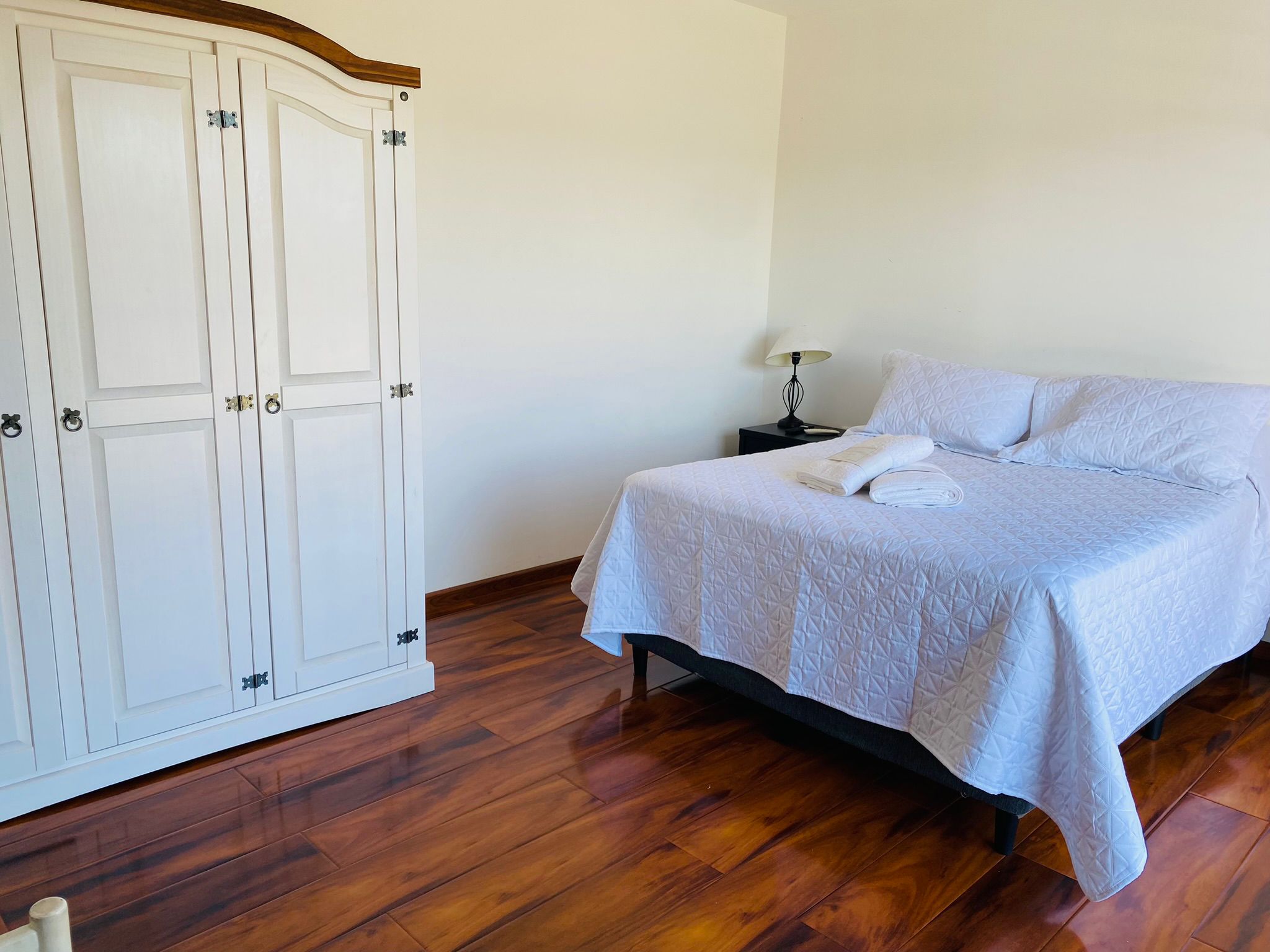 https://ri.com.uy/inmobiliarias/262/fotos/casas/63351bc570c7f94fa1cda8175909ec19.jpg