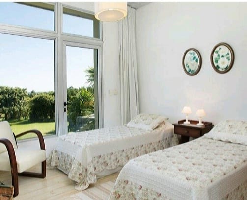 https://ri.com.uy/inmobiliarias/262/fotos/casas/a2630d2194b8790435387e2d30066b79.jpg