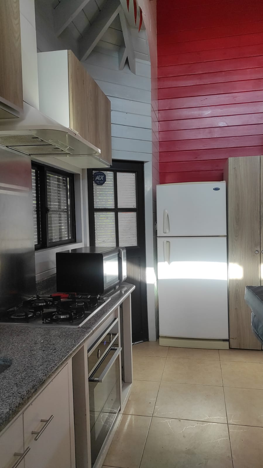 https://ri.com.uy/inmobiliarias/262/fotos/casas/be968906283c165bd49171b3f5b0ff44.jpg