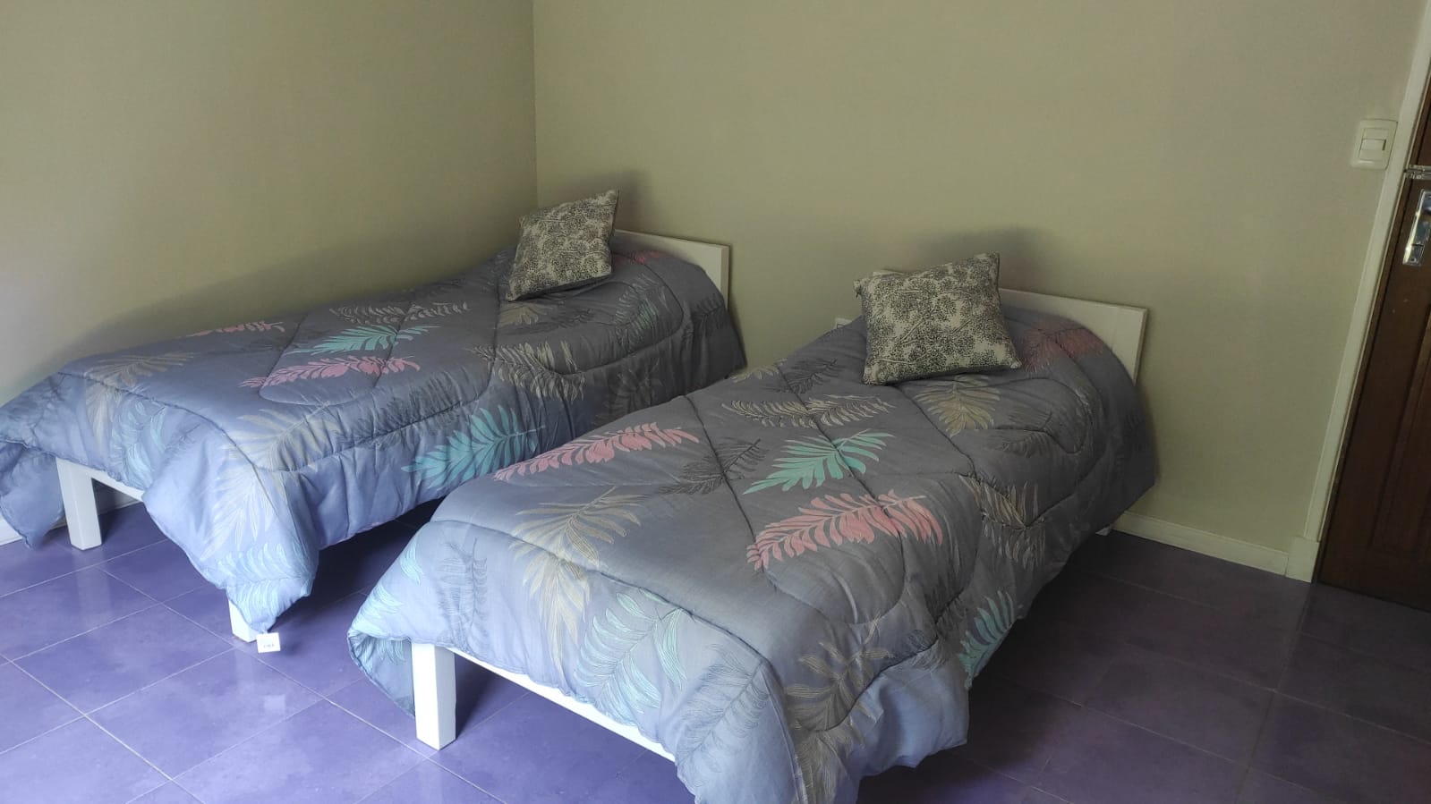 https://ri.com.uy/inmobiliarias/262/fotos/casas/c559910c83d9dbaaab6a85199f5659d2.jpg