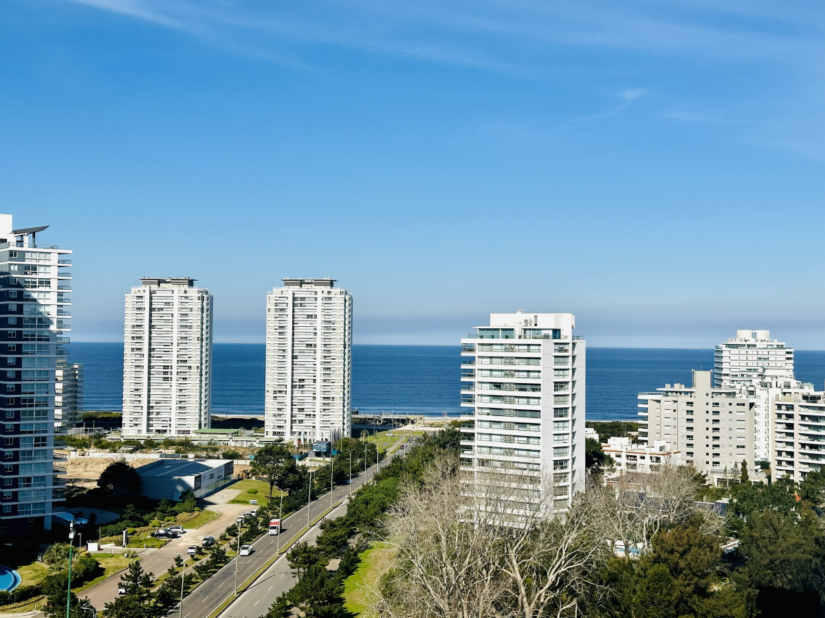  Apartamento de 3 Dormitorios en Playa Brava, Ocean Drive