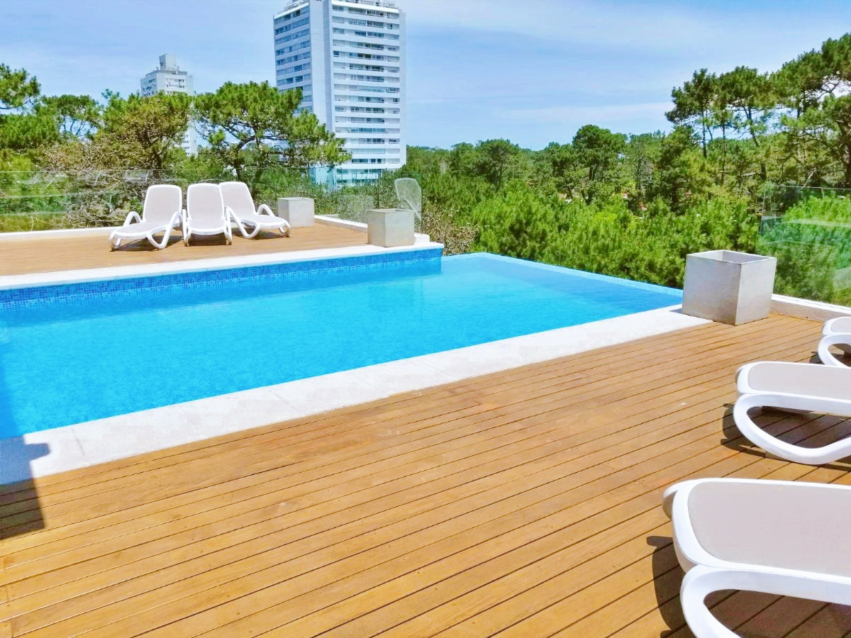  ALQUILER ANUAL.Apartamento 2 Dormitorios 2 baños  Edificio Roosevelt Avenue