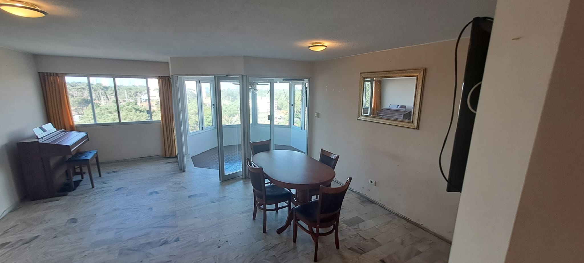  En venta apartamento de 3 dormitorios y 3 baños. Rooselvet Center.