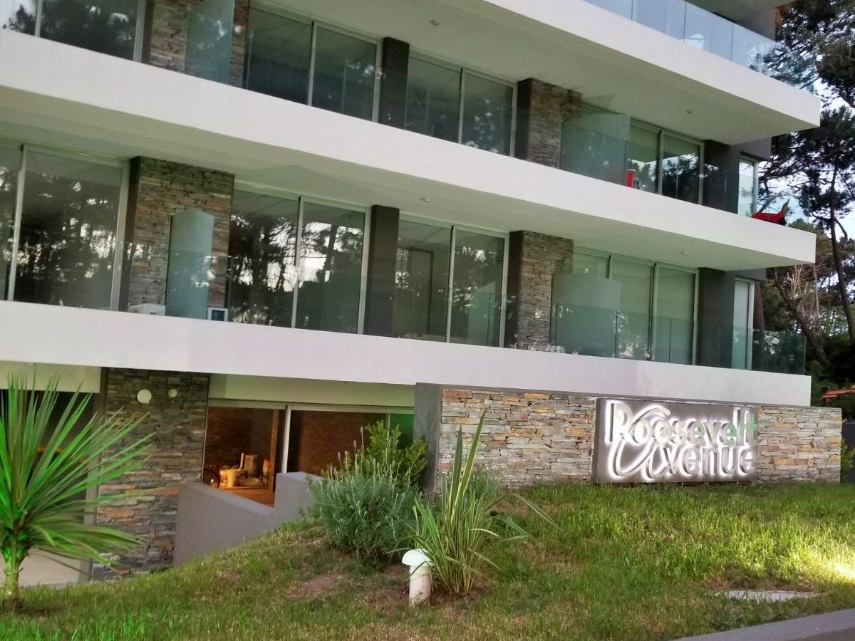  VENTA - Apartamento 2 dormitorios 2 Baños Edificio Roosevelt Avenue.