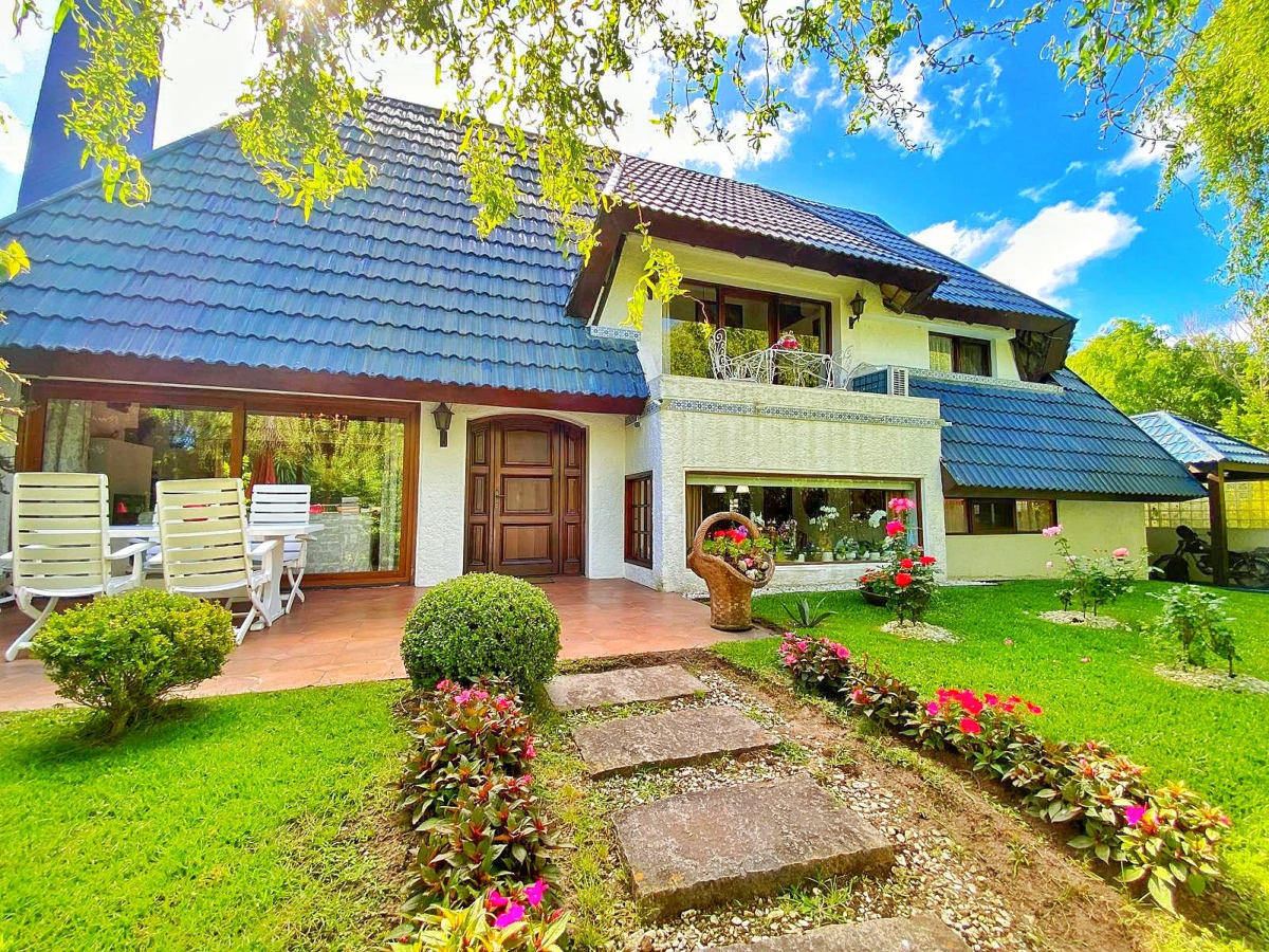  Casa en Venta 3 Dormitorios P. 35  Mansa