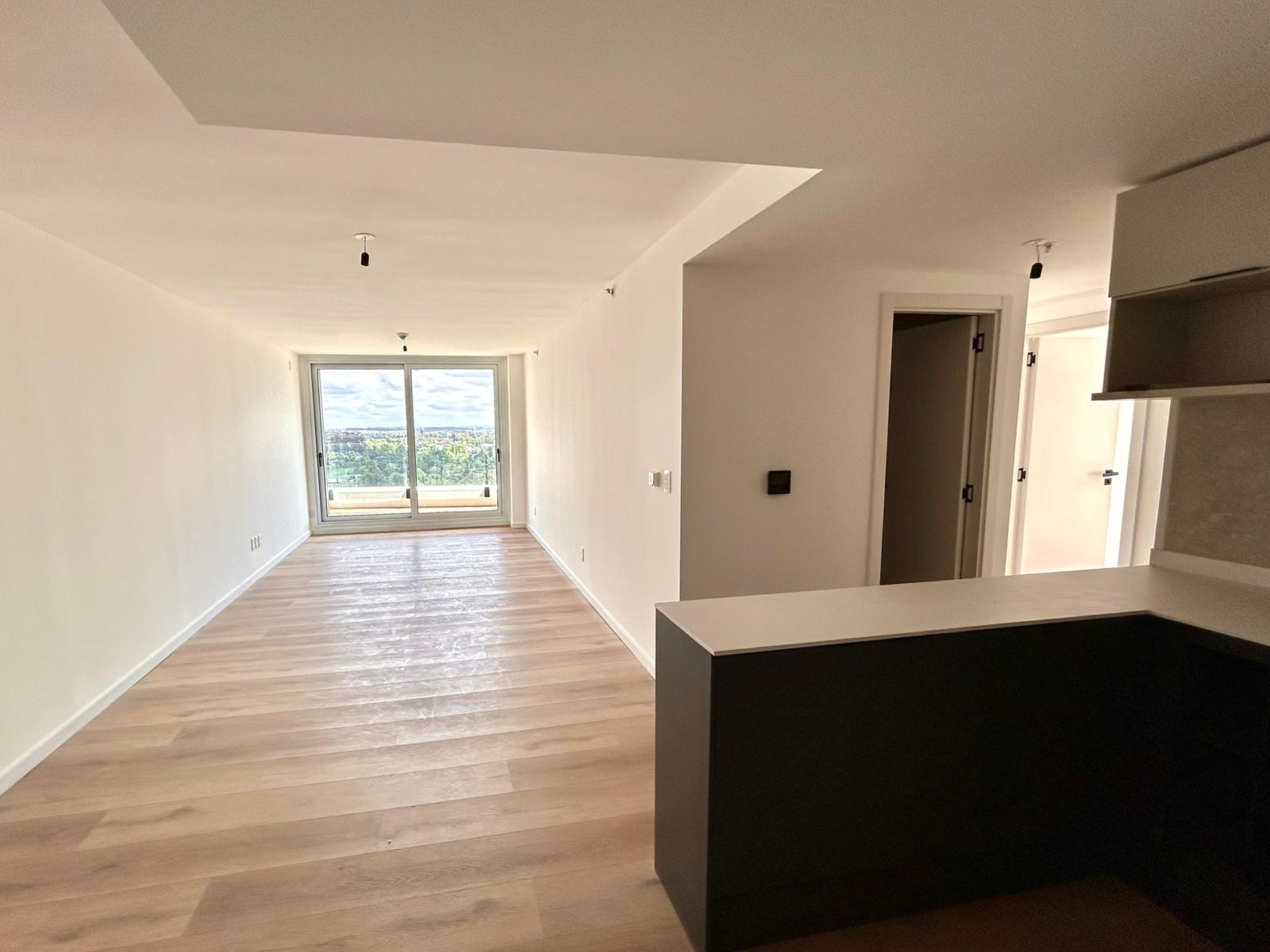  Venta Apartamento 3 Dormitorios con Garaje Doble en Parque Miramar - Orientación Norte