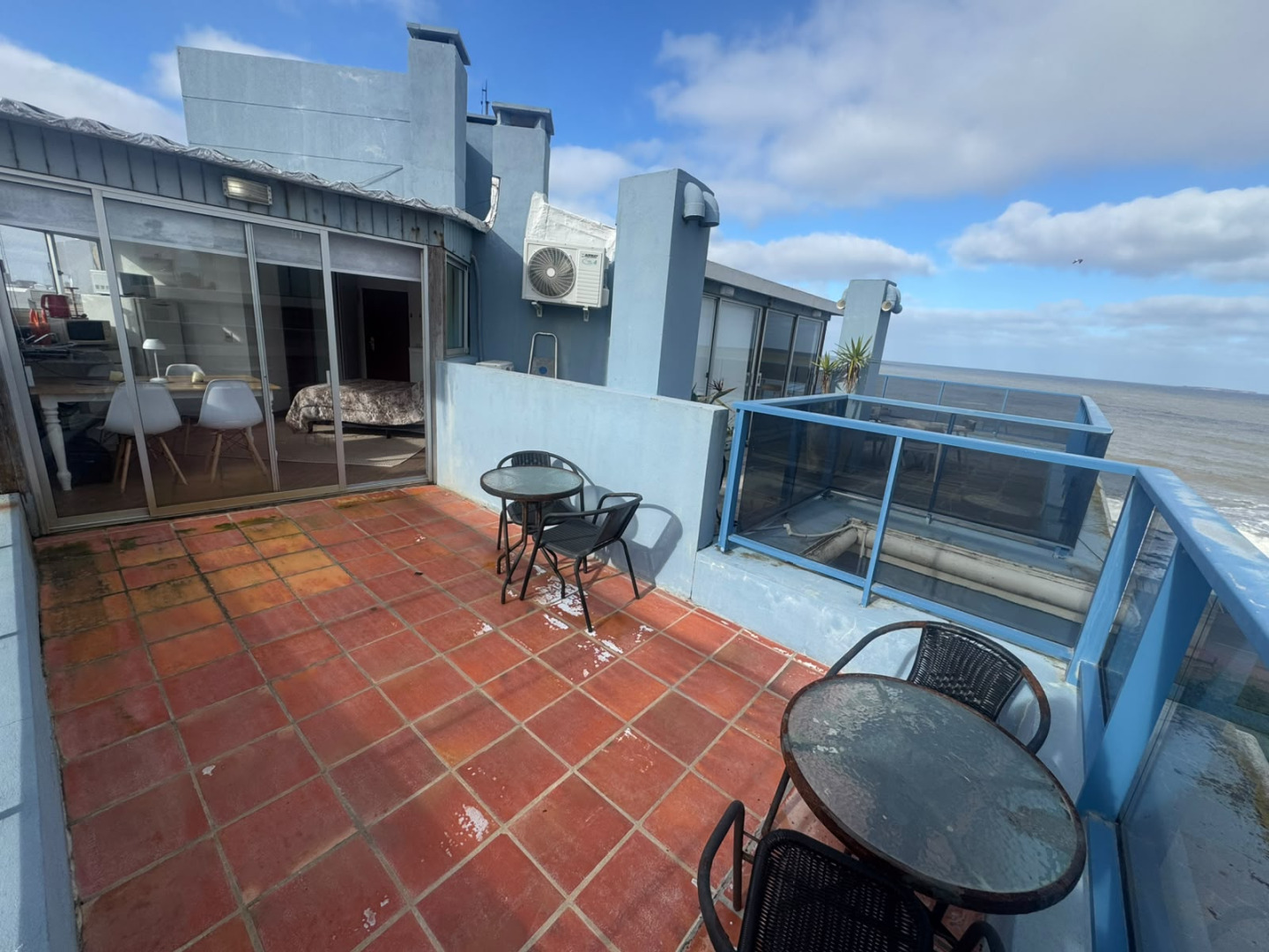  Alquiler anual, monoambiente en Península, Punta del Este.