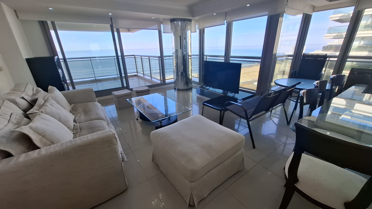  Venta departamento, primera linea 4 suites, Brava, Punta del Este
