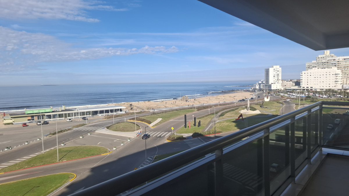  Venta apartamento 3 suites y dep completa, primera línea Brava, Punta del Este