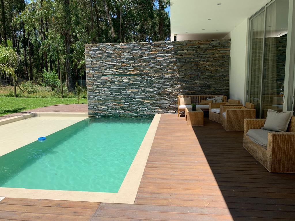  Alquiler de Verano, 3 dormitorios con piscina climatizada, Burnett, Punta del Este