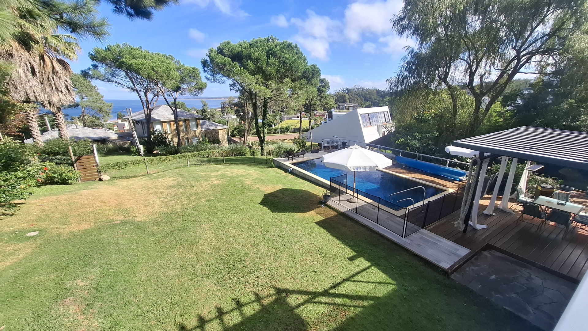 Venta, 4 dormitorios, vista al mar, piscina, Rinconada al Mar, Punta Ballena
