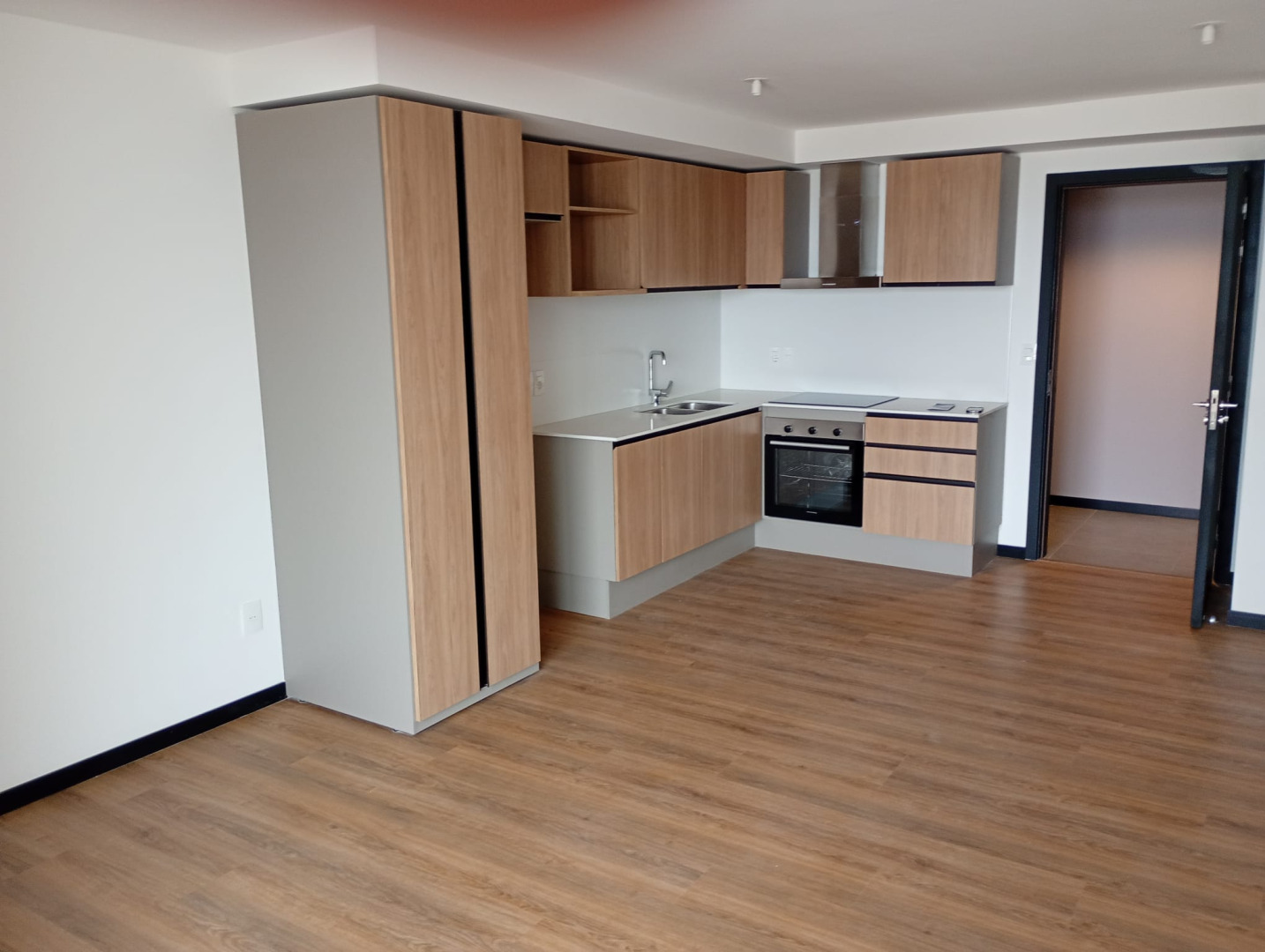  Venta apartamento, 2 dormitorio,1 baño, a estrenar, amplio, edificio con parrilleros,co -work y gym, en regimen de vivienda promovida