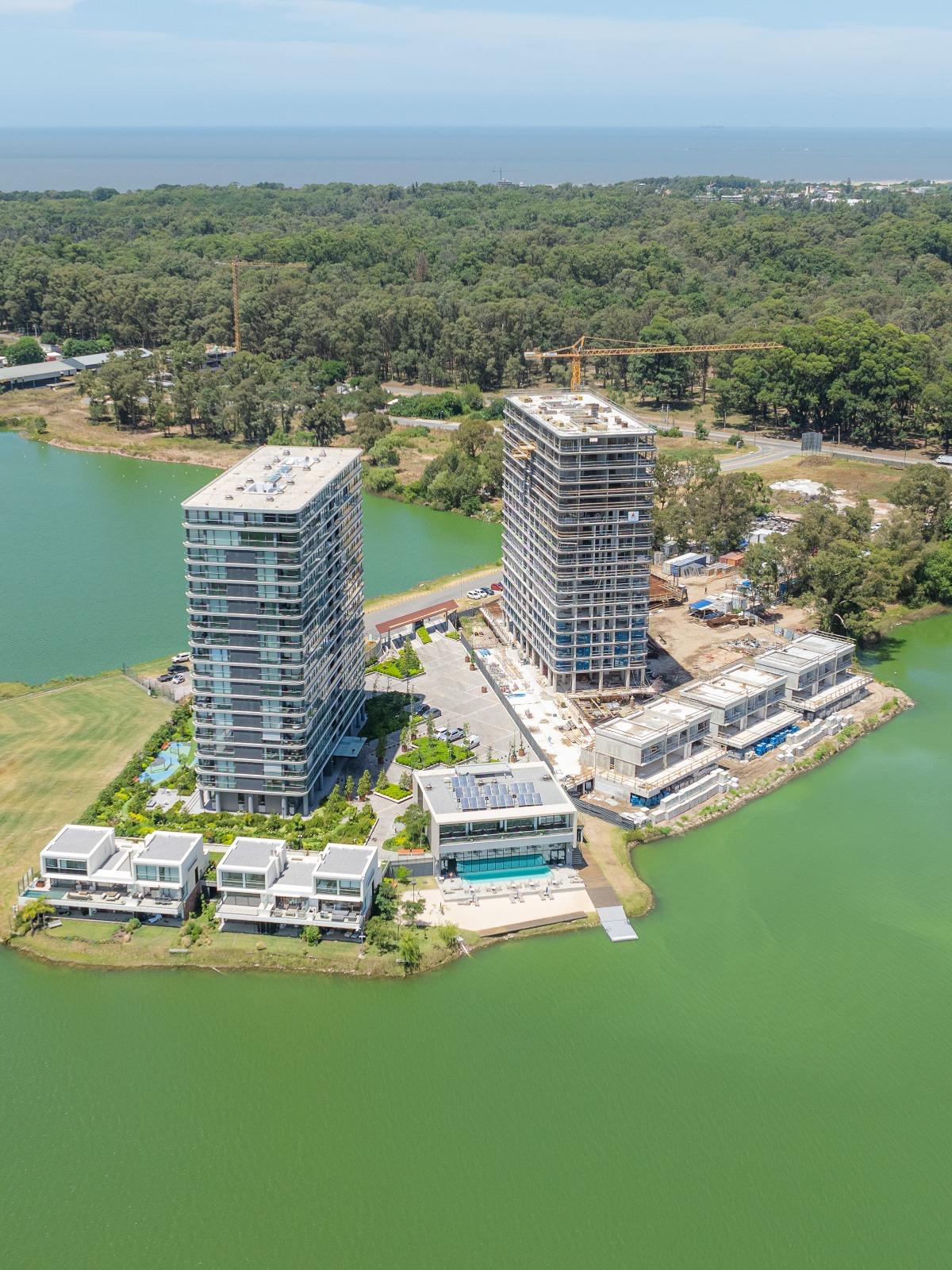  Apartamentos en venta a estrenar, vista al Lago, Carrasco Boating