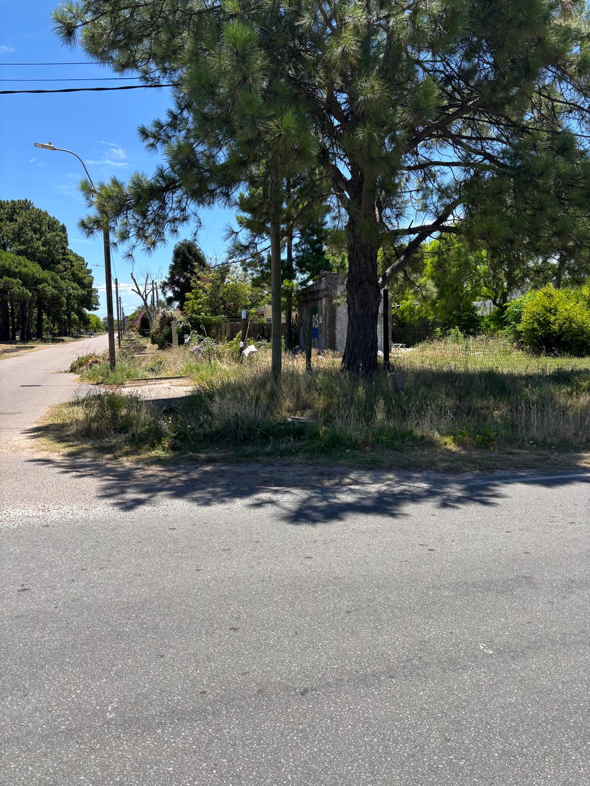  Venta   terrreno esquina al sur prox Rambla 