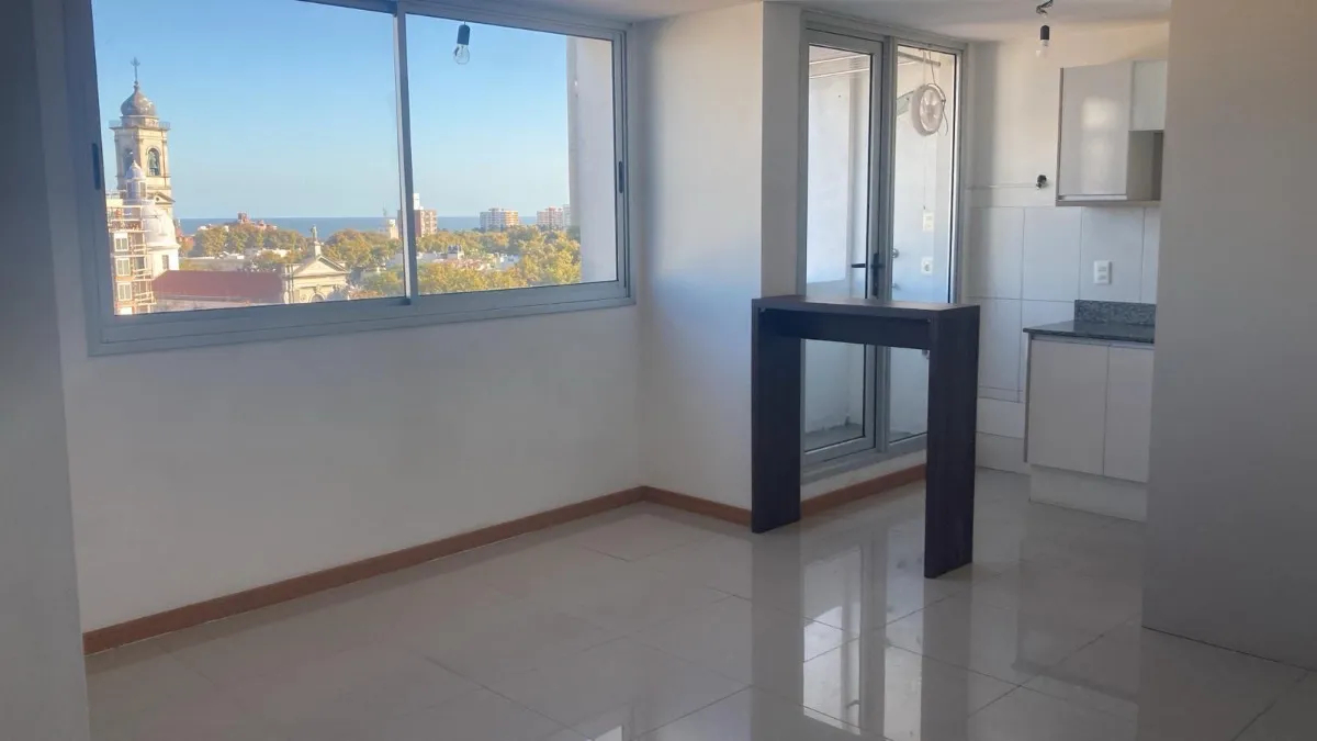  Alquiler Apartamento De 2 Dormitorios Con Cochera En Cordón 