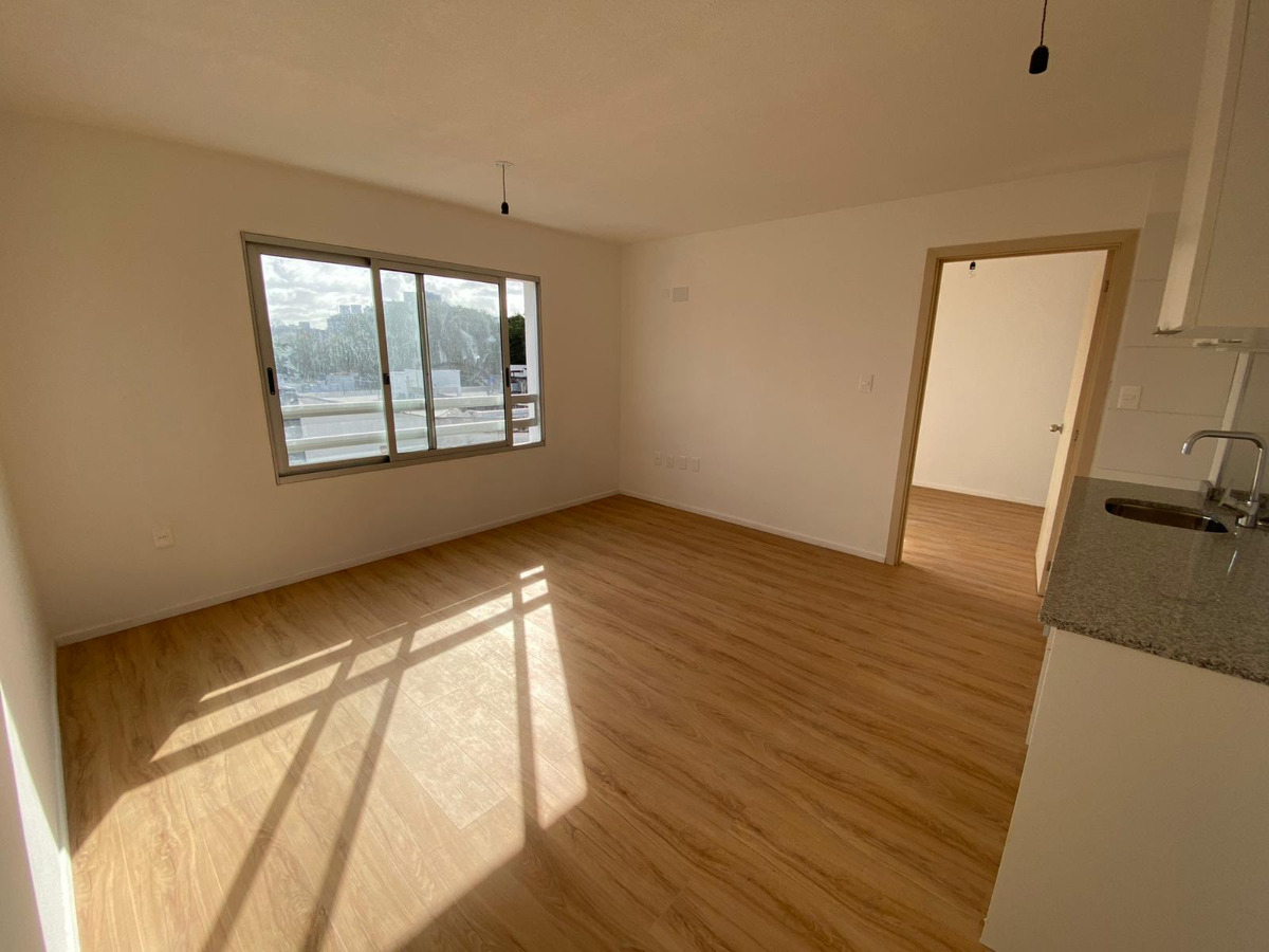  Alquiler Apartamento Nuevo En Parque Batlle 1 Dormitorio Cochera. 