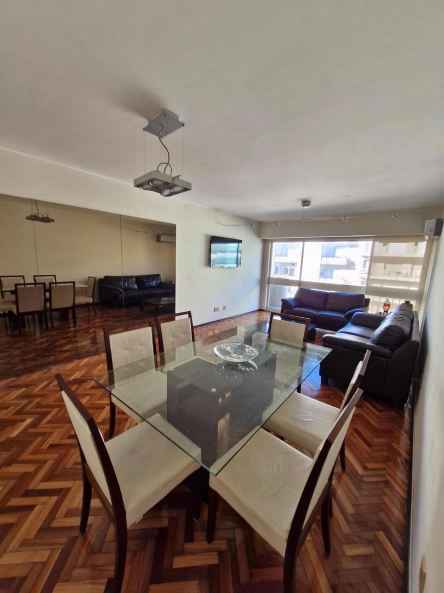  Hermoso Apartamento De 3 Dorm y Garaje Con Balcón 