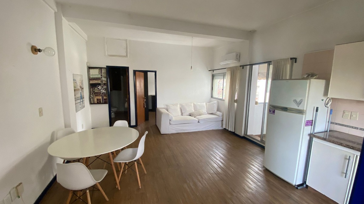  Hermoso Apartamento De 1 Dorm Con Balcón 