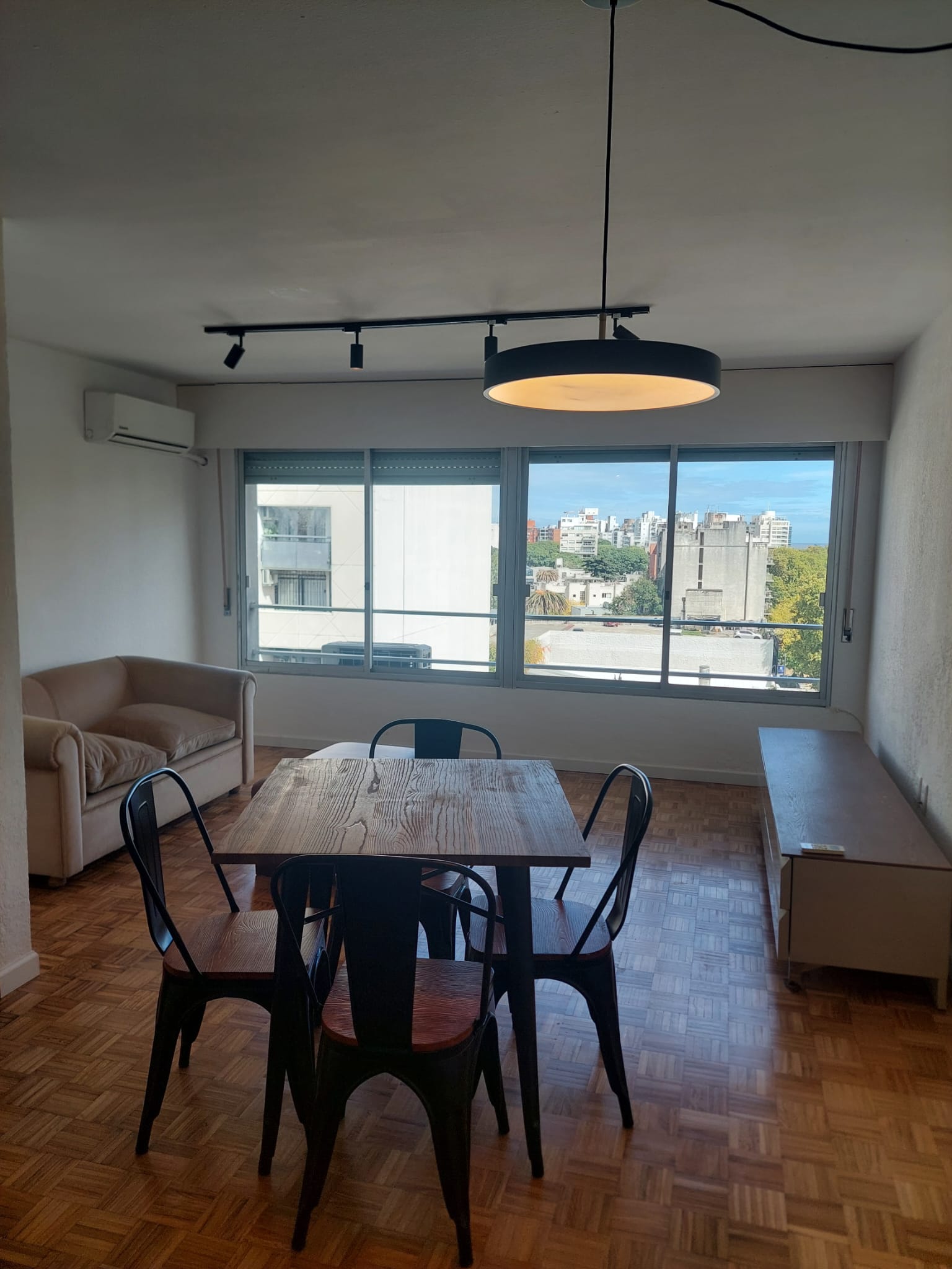  Alquiler Apto Semiamoblado 1 Dormitorio En Punta Carretas